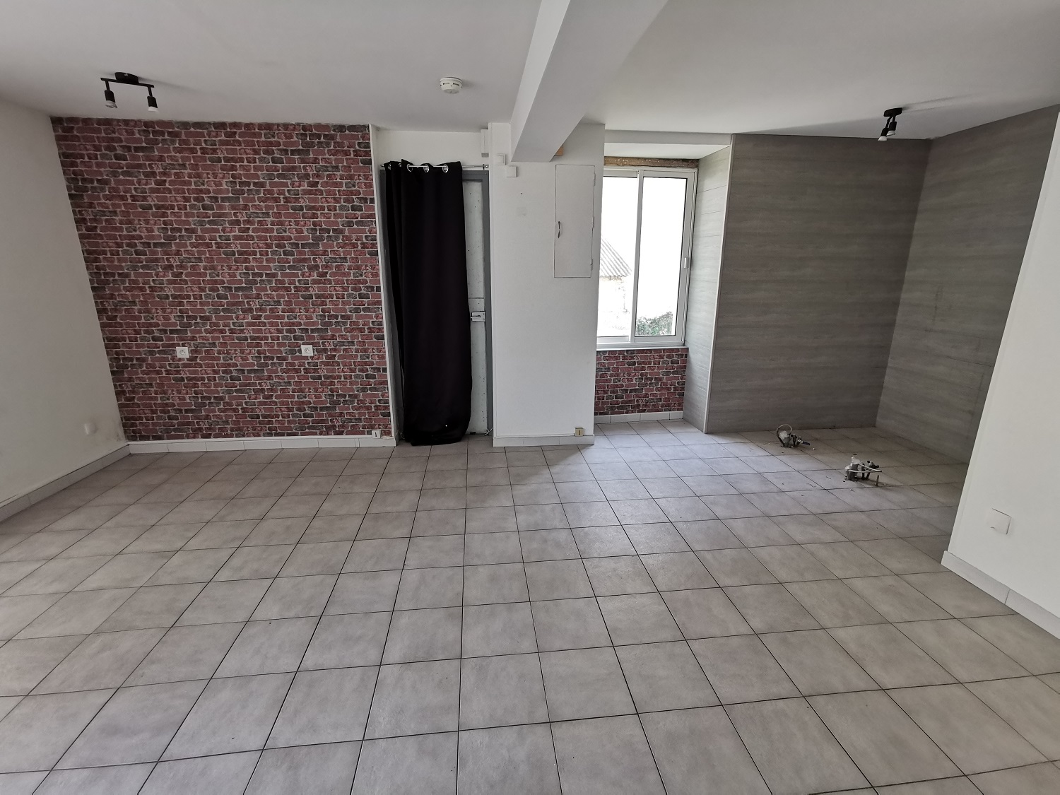 Varrains maison -ancien local-